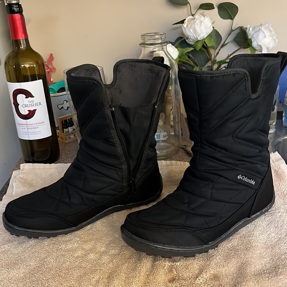 Columbia Minx omni grip size 6 EUC boots - Picture 2 of 7
